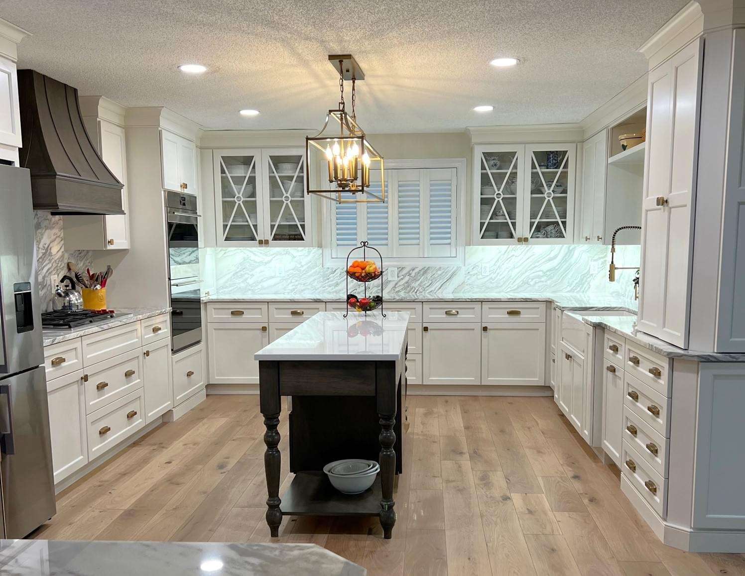 CLASSICAL WHITE KITCHENS